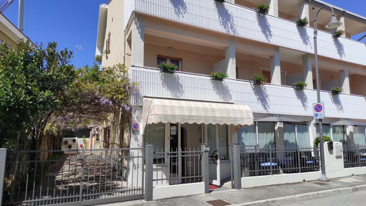 Hotel Eliani 3*